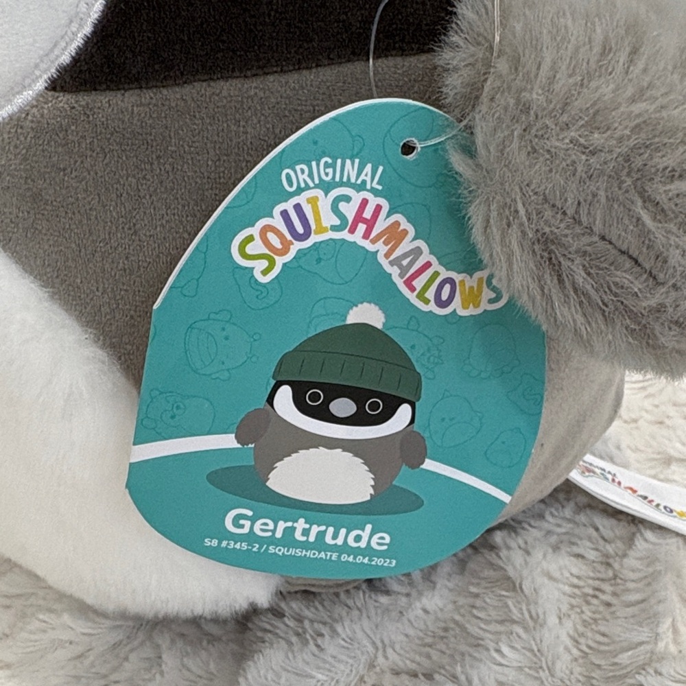 Gertrude the Penguin Squishmallow 9” Plush – Teal Hat – BNWT - Picture 5 of 5
